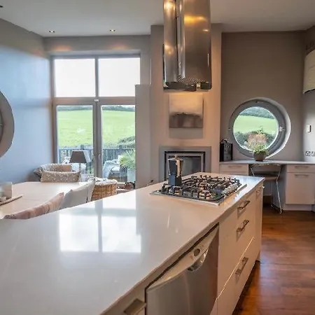 Villa Luxurious South