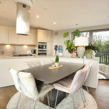 Villa Luxurious South