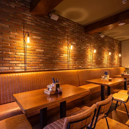 Han/Misafirhane Mcgettigan's Townhouse - Olives & Figs Bistro 3*
