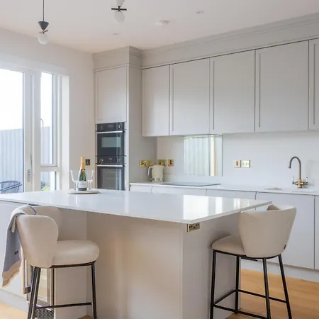 Guest house Guestready - Amazing House In Sandymount *