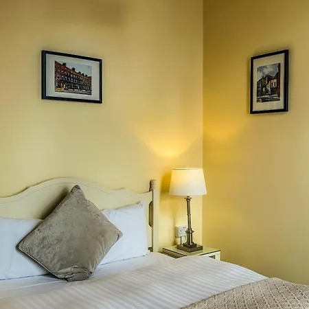 Baggot Court Townhouse Hotel