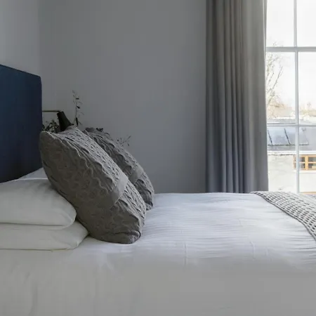 Pembroke Hall 3* Dublin