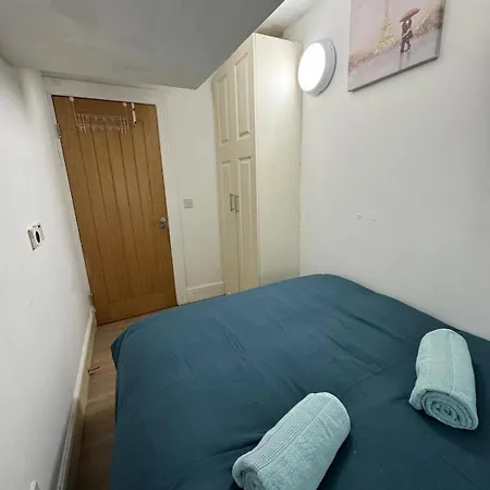 Гостевой дом Cosy Double In City Center - 2