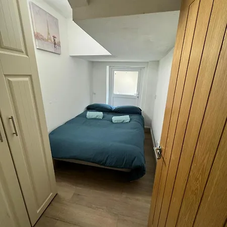 Guest house Cosy Double In City Center - 2