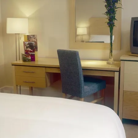 Green Isle Hotel, Dublin מלון 4*