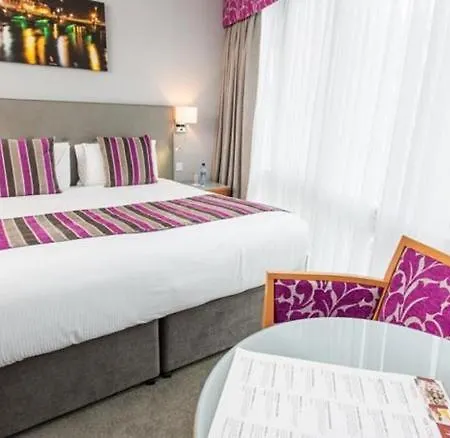 Metro Dublin Airport 4*