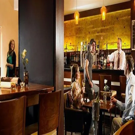 Camden Court Otel