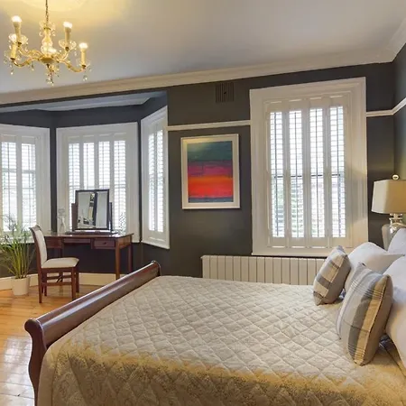 Avoca House Bed & Breakfast