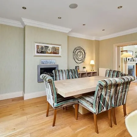 Castleknock Phoenix Park Holiday home Dublin