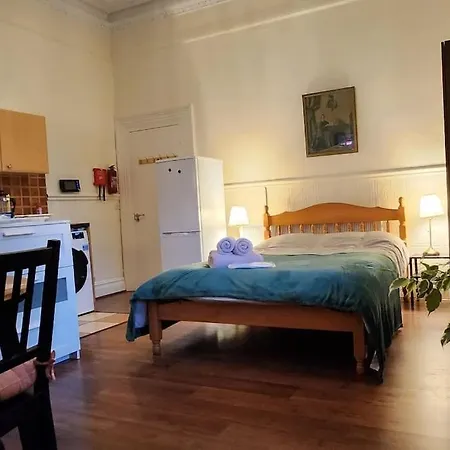 Spacious Victorian Flat Apartment *