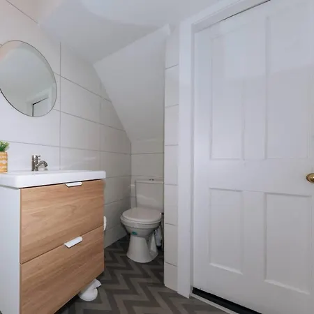 Centrally Located & Spacious 4bd House- St Kevin's Holiday home Dublin