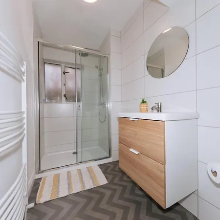 Centrally Located & Spacious 4bd House- St Kevin's Holiday home Dublin