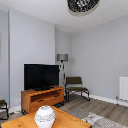 Centrally Located & Spacious 4bd House- St Kevin's Holiday home