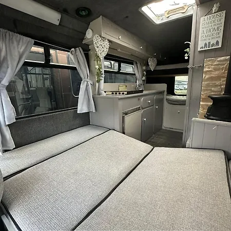 Retro Camper Hire Campingplatz *