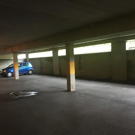 Spacious 3 Bedroom With Parking * Dublin