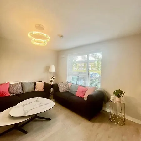 Aderrig Modern Homestay *