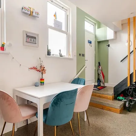Stylish House In Holiday home Dublin