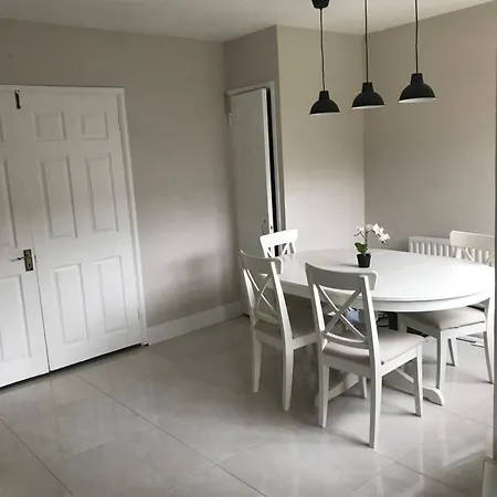 3 Bedroom Renovated Holiday home