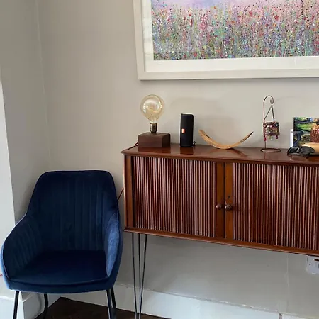 Spacious Centre Apartment *