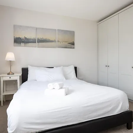 Elegant 5-bed By Sea & City, Parking & Garden - Ideal For Long *