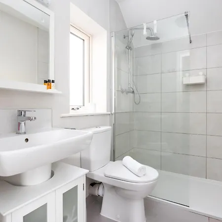 Elegant 5-bed By Sea & City, Parking & Garden - Ideal For Long * Dublin