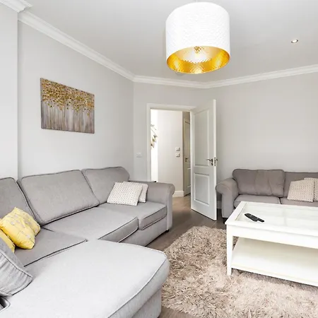 Elegant 5-bed By Sea & City, Parking & Garden - Ideal For Long