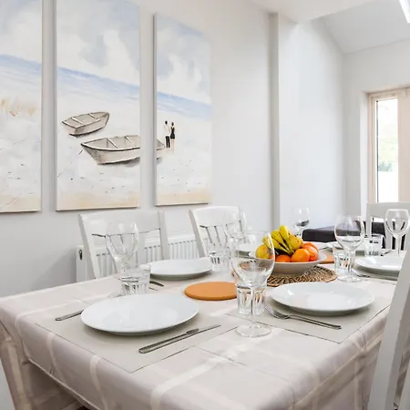 Elegant 5-bed By Sea & City, Parking & Garden - Ideal For Long * Dublin