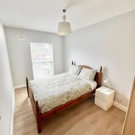 - 2 Bedrooms * Dublin