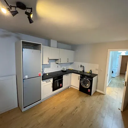 Charming 3-bedroom Modern In Apartment Dublin