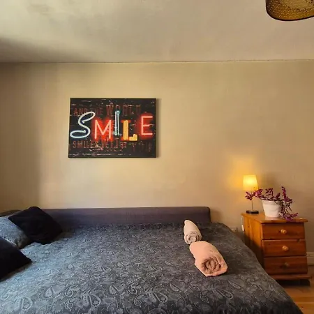 Temple Bar Apt & *