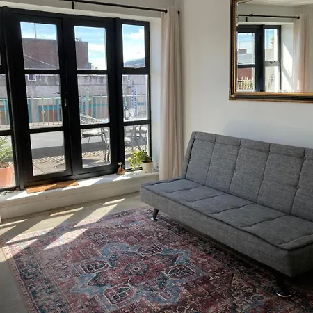 2 Bed City Centre Penthouse With Cathedral Views * Dublino