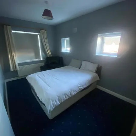 Airport, Dcu Guest house *