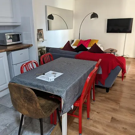 Spacious 3-bed In Center