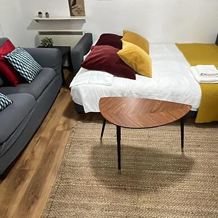Apartment Spacious 3-bed In Center *