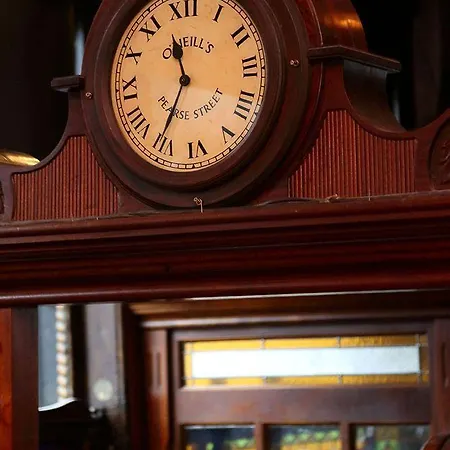 Pensión O'neills Victorian Pub & Townhouse 3*