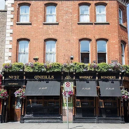 Pensión O'neills Victorian Pub & Townhouse 3*