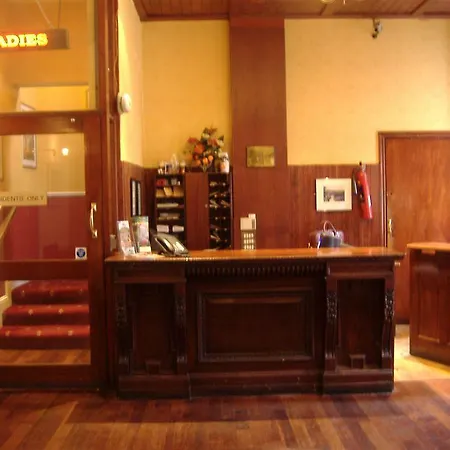 Jackson Court Hotel