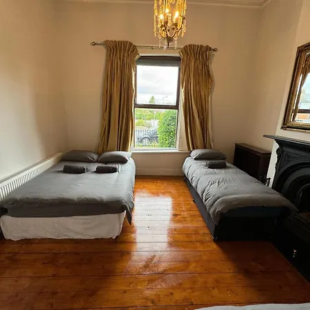 Extraordinary Family Near Croke Park - 4 Guest house
