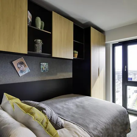 Cosy Ensuite Bedrooms At Aspen House In Apartment *