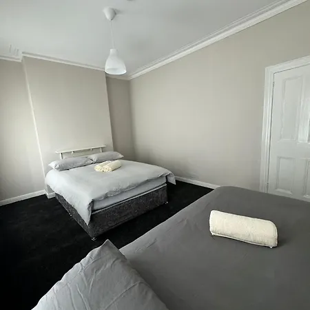 Superb Triple Beside Croke Park - 2 Guest house *