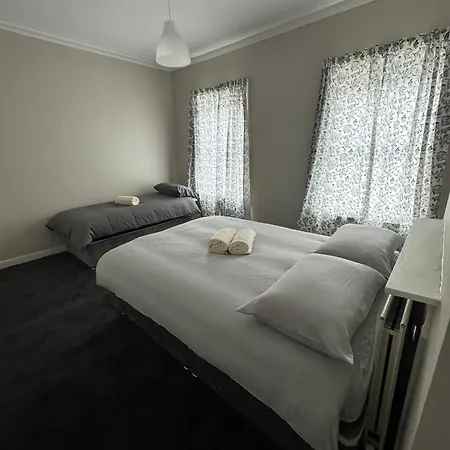 Superb Triple Beside Croke Park - 2 Guest house *
