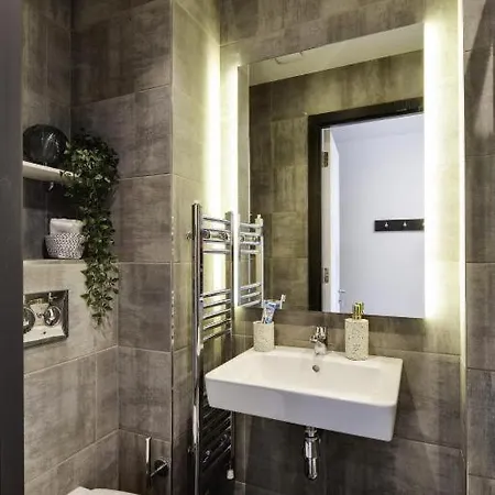 Beautiful Lovely Ensuite