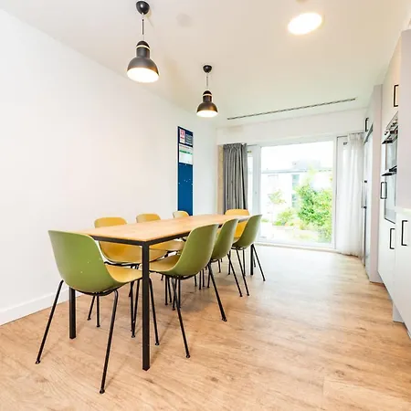 Modern 3 Bedroom And Private Bedrooms At The Loom In Apartment *
