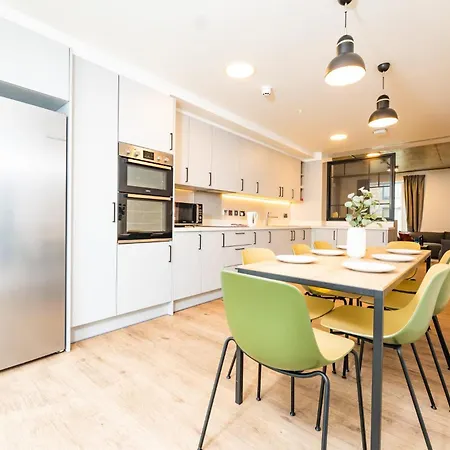 Apartment Modern 3 Bedroom And Private Bedrooms At The Loom In *