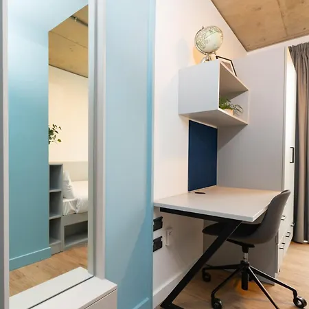 Modern 3 Bedroom And Private Bedrooms At The Loom In Apartment Dublin