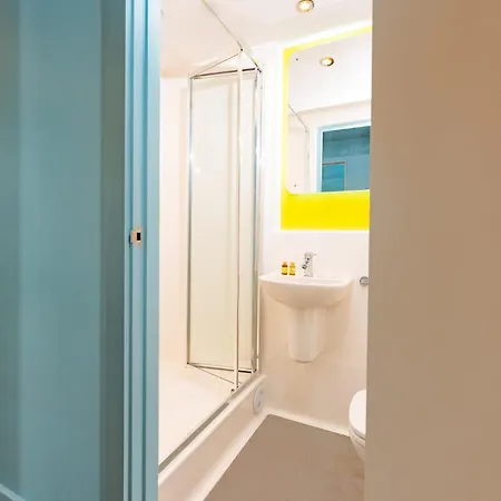 Apartment Modern 3 Bedroom And Private Bedrooms At The Loom In