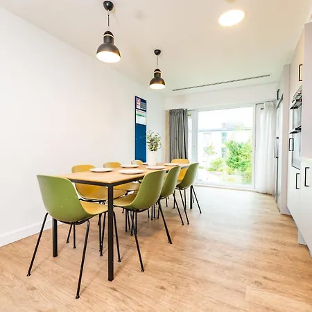 Modern 3 Bedroom And Private Bedrooms At The Loom In Apartment *