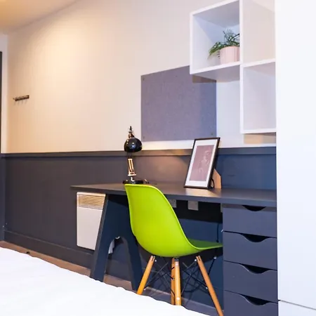 Stylish 3 Bedroom And Private Bedrooms At Dorset Point In Centre Dublino