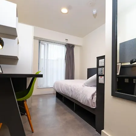 Stylish 3 Bedroom And Private Bedrooms At Dorset Point In Centre