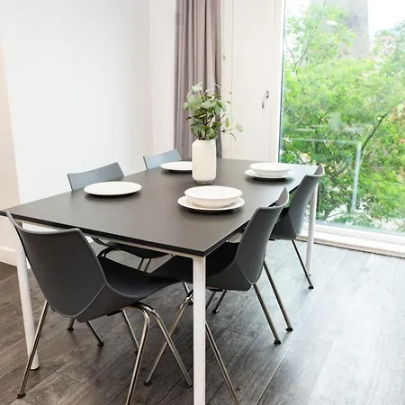Appartement Stylish & Private At Binary Hub In *
